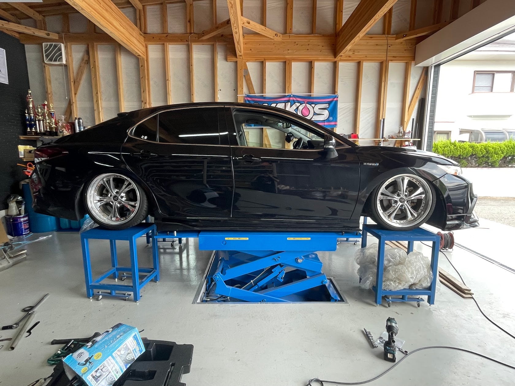 TOYOTA 70カムリエアサス取付 – ROAMAIR_JAPAN