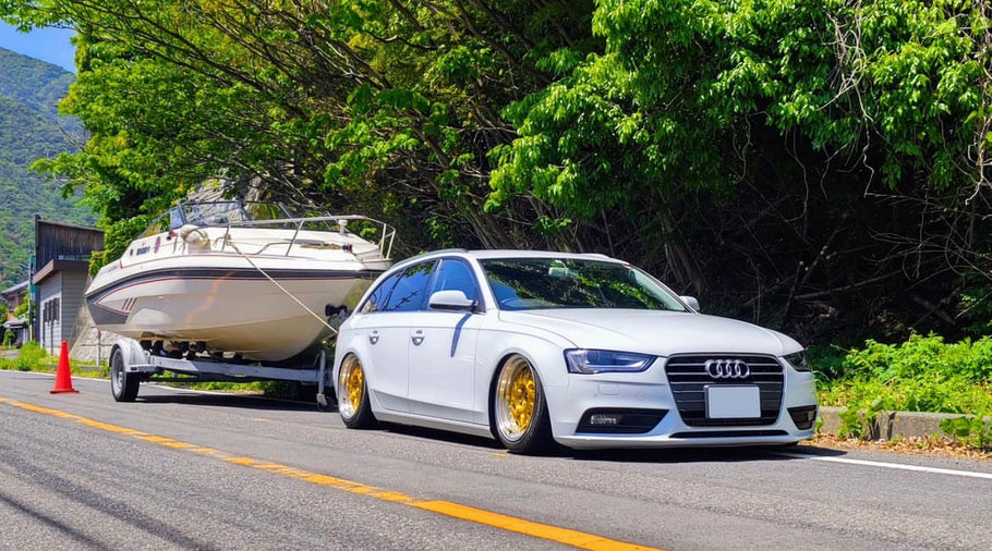 アウディ　A4 AVANT