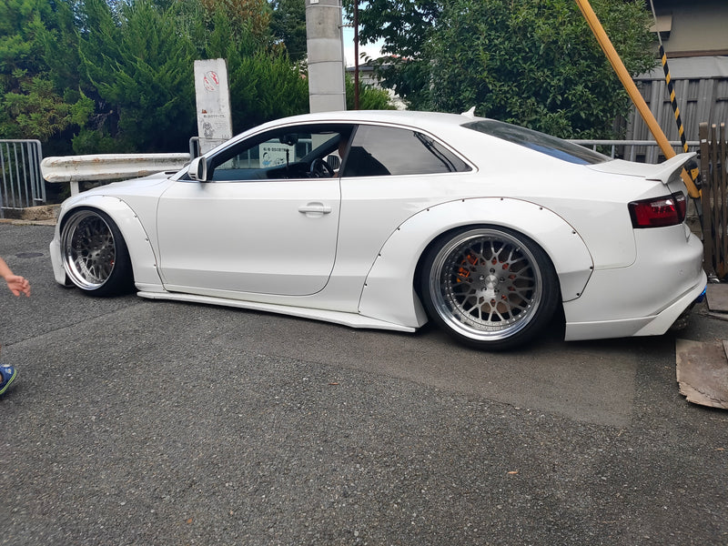 AUDI A5 クーペ