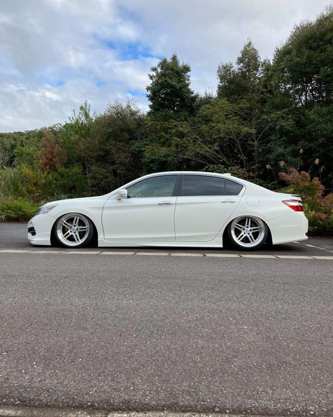 HONDA アコードハイブリッド　CR6